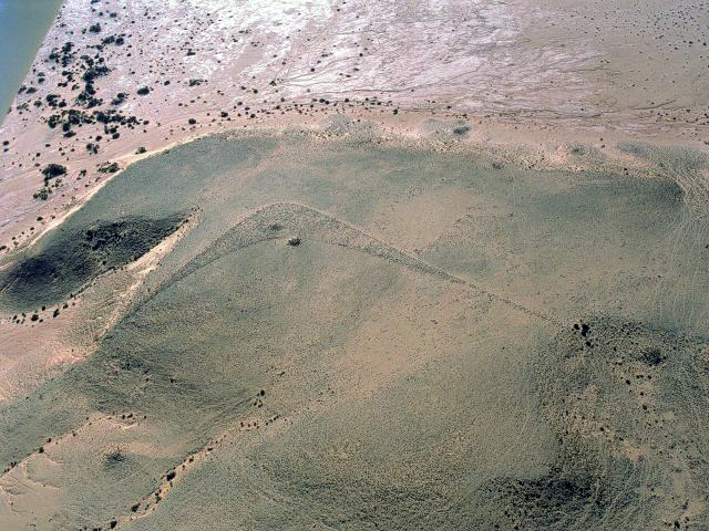MA dont une antenne plus courte s'arrête en bordure de la gara.